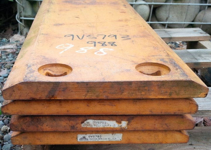 CAT988 BOLT على لوحات الكعب 9V5793